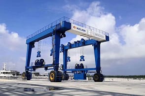 Rubber tyred crane 3