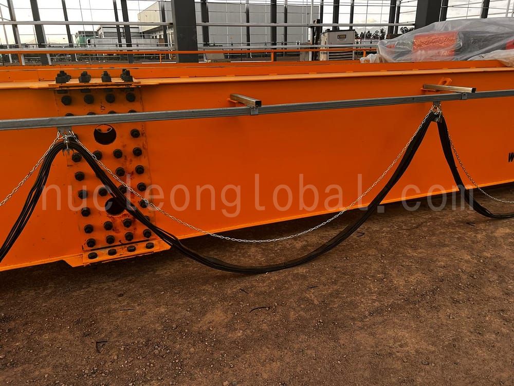 detail of t overhead crane